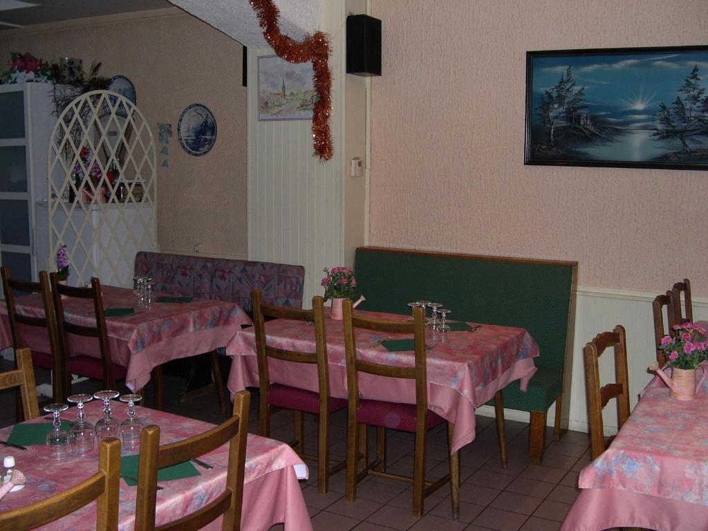 Hotel Restaurant De La Poste A ジェラールメ エクステリア 写真