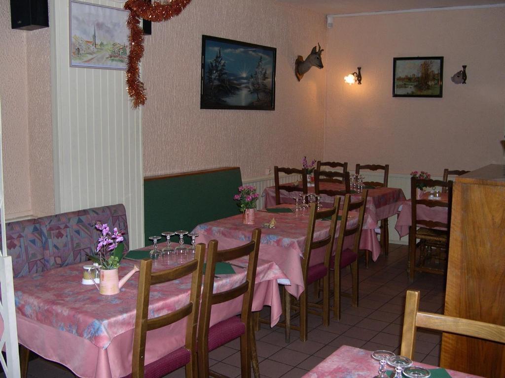 Hotel Restaurant De La Poste A ジェラールメ エクステリア 写真