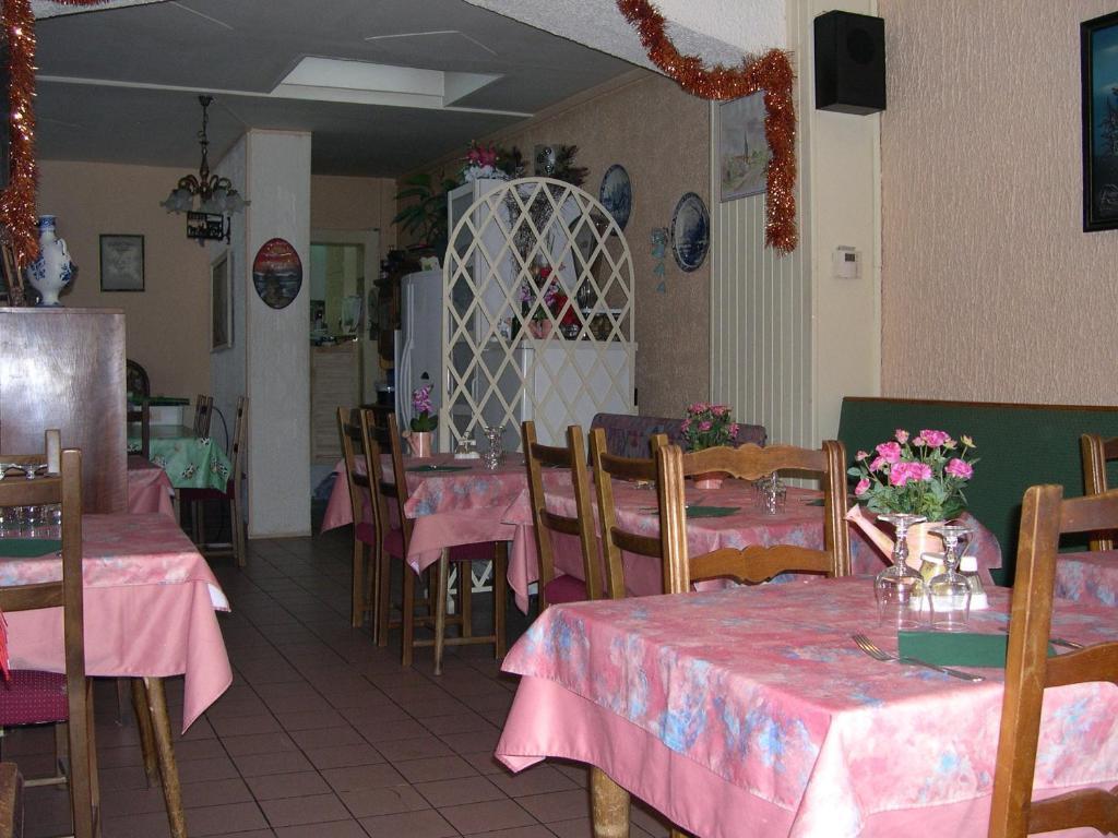 Hotel Restaurant De La Poste A ジェラールメ エクステリア 写真
